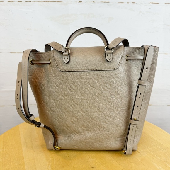 Louis Vuitton | Montsouris Backpack - Picture 5 of 16